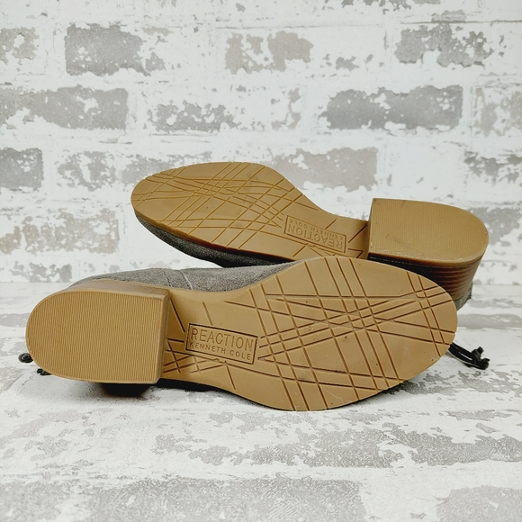 NEW Kenneth Cole Reaction Side Skip Gray Suede Low Heel Ankle Booties T383 - Picture 7 of 11